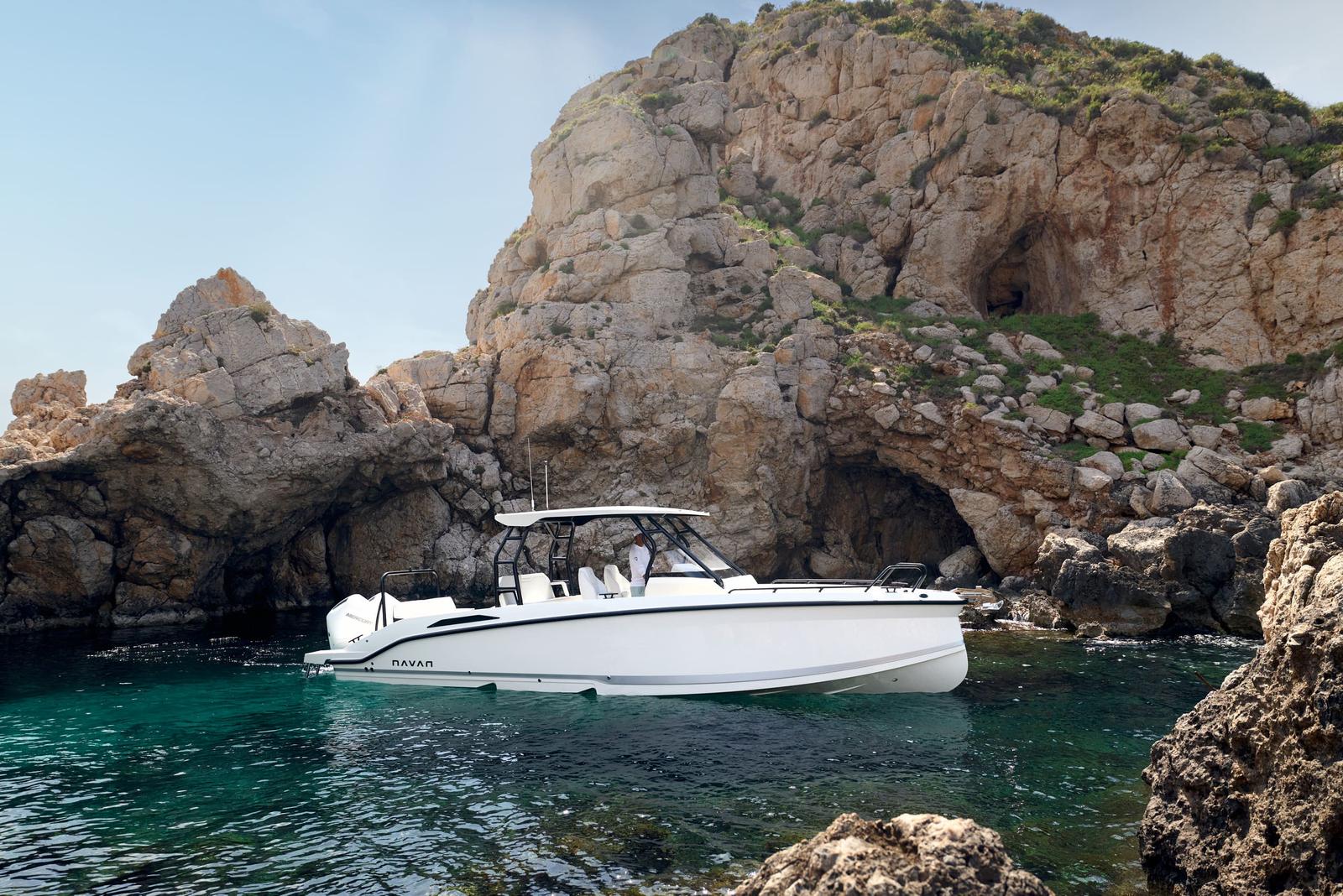 The open T-top above the helm station