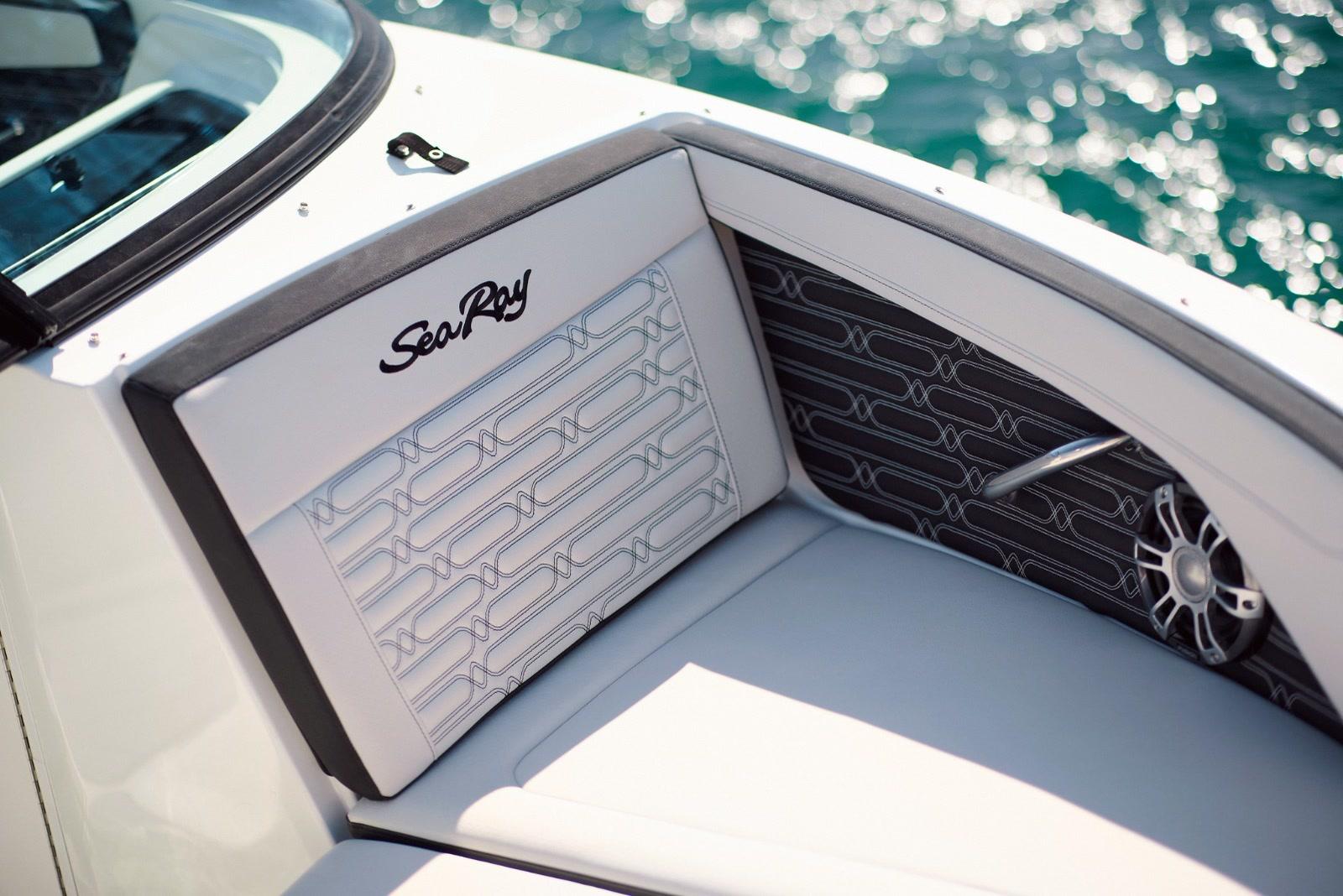 Sea Ray SPX 210 4