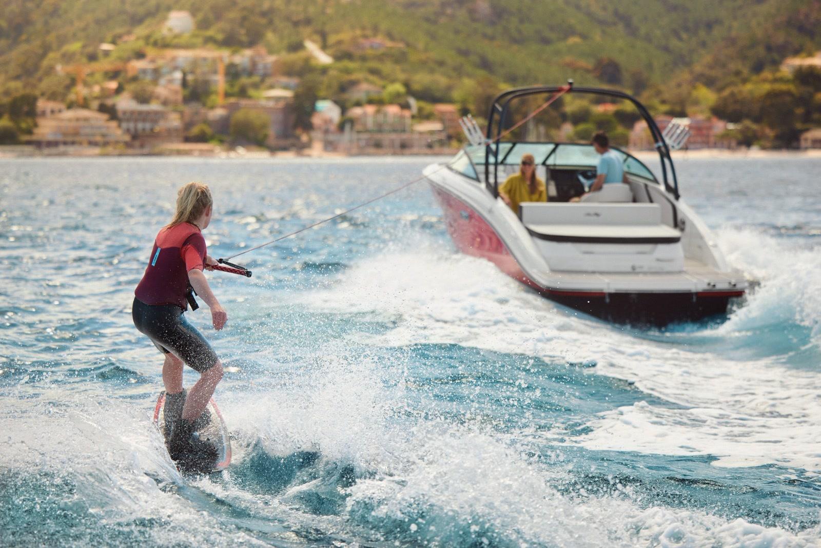 Sea Ray SPX 210 8
